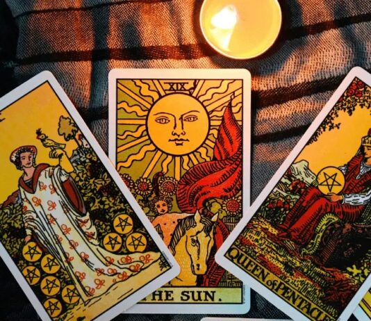 O Tarô Proibido: Entre a Corte a Inquisição e a Liberação de Fim de Semana