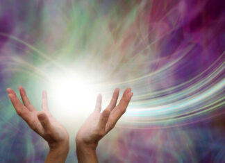 USP estuda efeitos terapêuticos da imposição de mãos: o que a ciência descobriu?